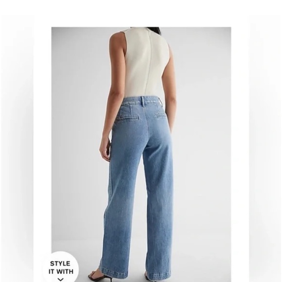 NEW Express Women’s High Waisted Medium Wash Wide Leg Jeans - Picture 2 of 7